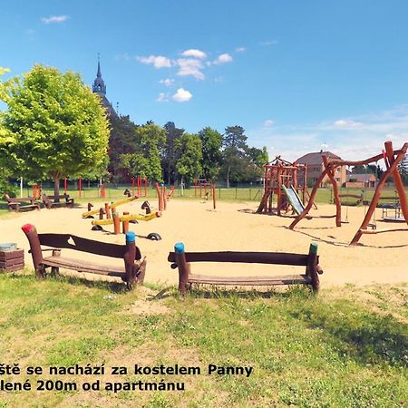 Ubytovani U Mikesa Breclav Bagian luar foto