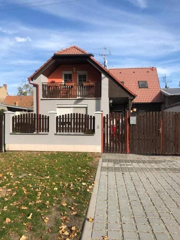 Ubytovani U Mikesa Breclav Bagian luar foto