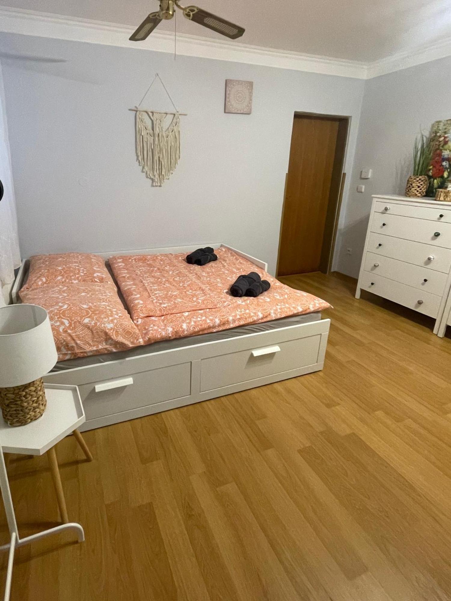 Ubytovani U Mikesa Breclav Bagian luar foto